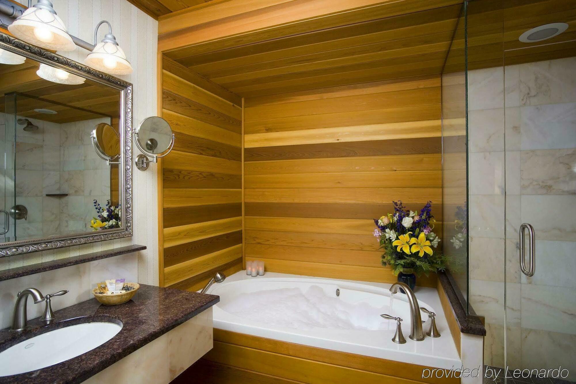 Golden Arrow Lakeside Resort Lake Placid Quarto foto